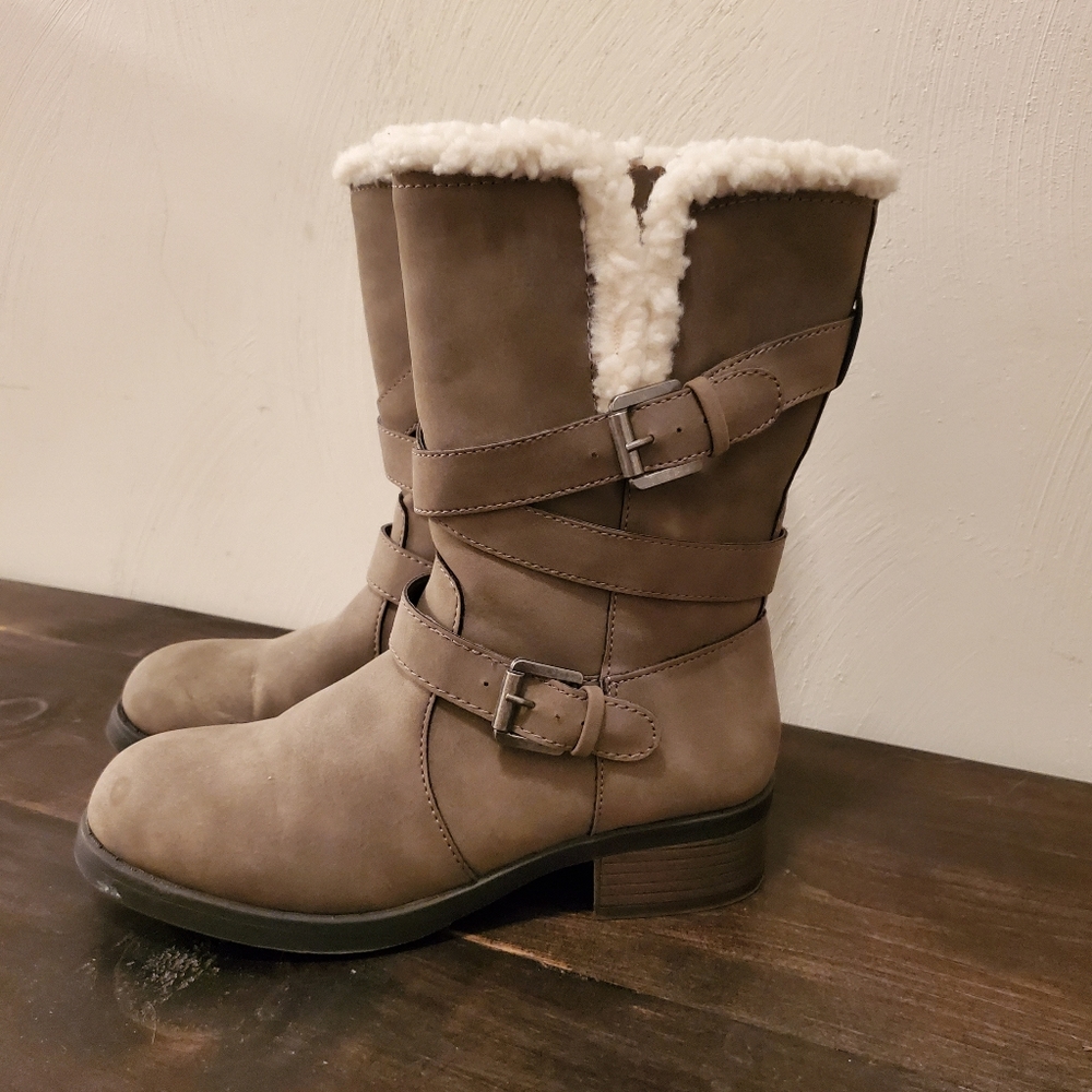 Girls Justice Boots size 6 (youth)
